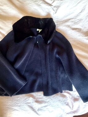 Nine West Women's M Dark Navy Blue Knit Sweater Shawl with Black Faux Fur Collar